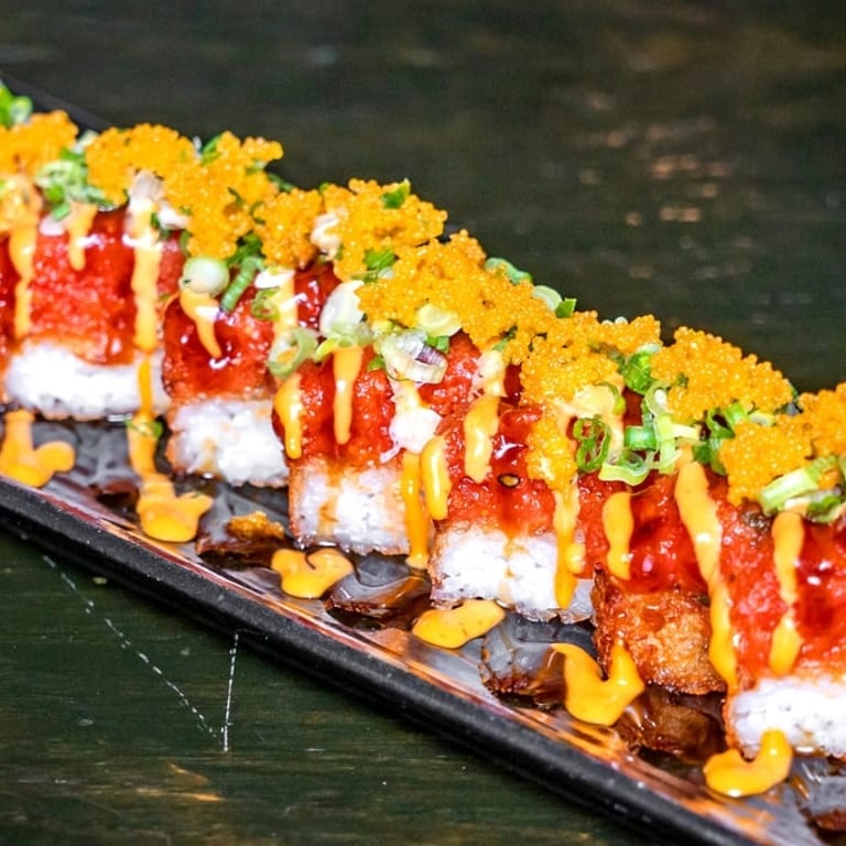 Spicy Salmon Roll: A Sushi Sensation